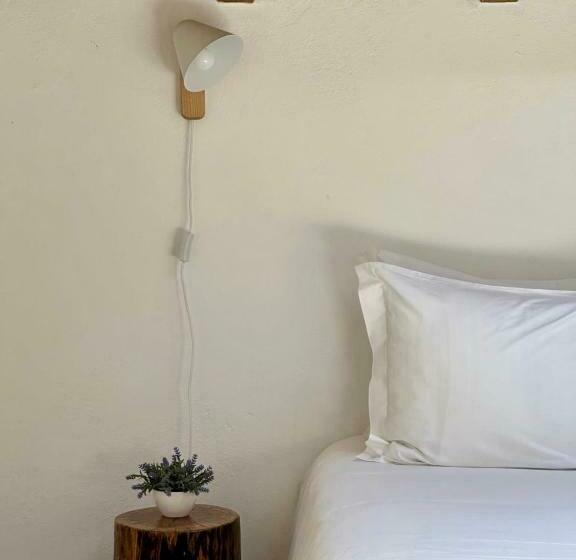 اتاق لوکس, Pure Flor De Esteva