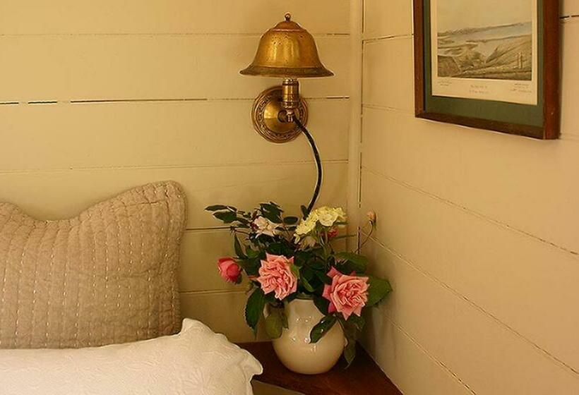 کلبه ییلاقی, Bluff Hill Bed & Breakfast