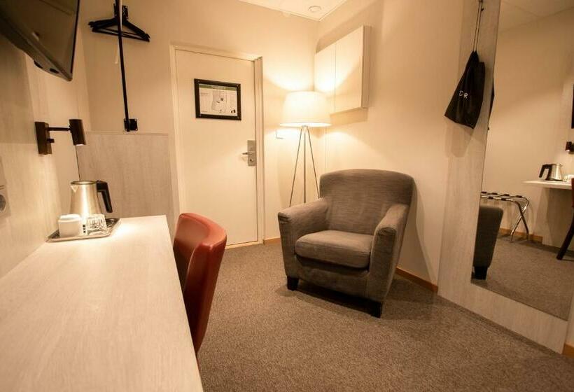 اتاق استاندارد یک تخته با سرویس بهداشتی مشترک, Dream  Luxury Hostel
