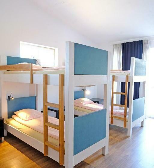 تختخواب در اتاق مشترک, Freesurfcamp & Hostel