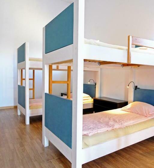 تختخواب در اتاق مشترک, Freesurfcamp & Hostel