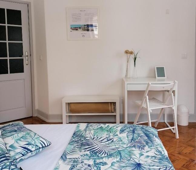 اتاق لوکس, Hostel Rossio Alcobaça