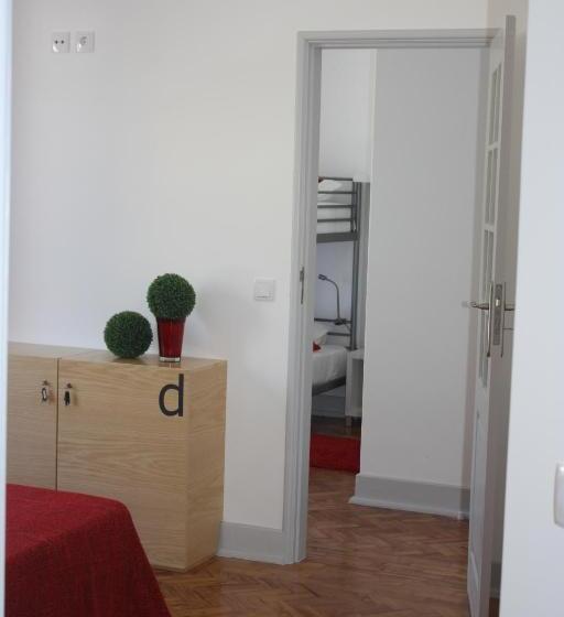 اتاق استاندارد چهار تخته, Hostel Rossio Alcobaça