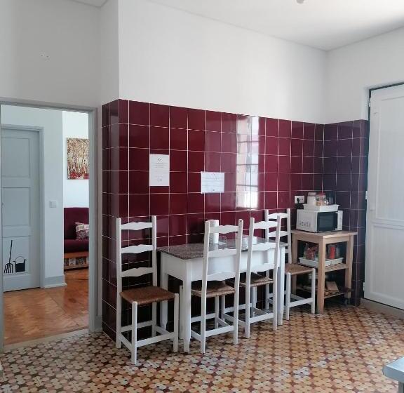 اتاق استاندارد با سرویس بهداشتی مشترک, Hostel Rossio Alcobaça