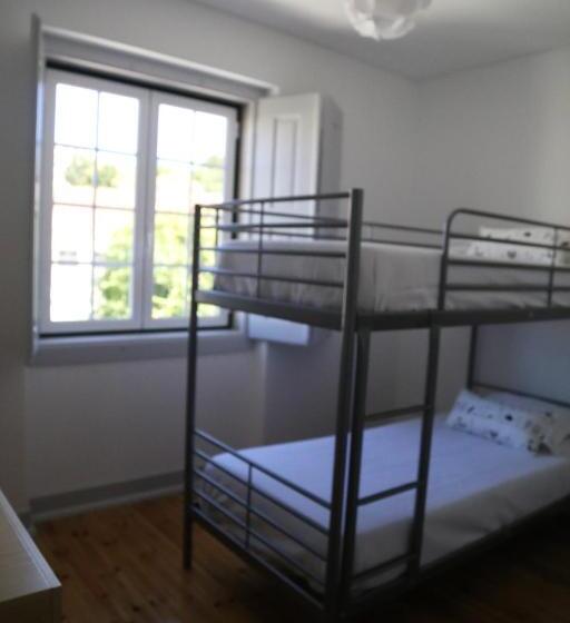 اتاق استاندارد چهار تخته, Hostel Rossio Alcobaça