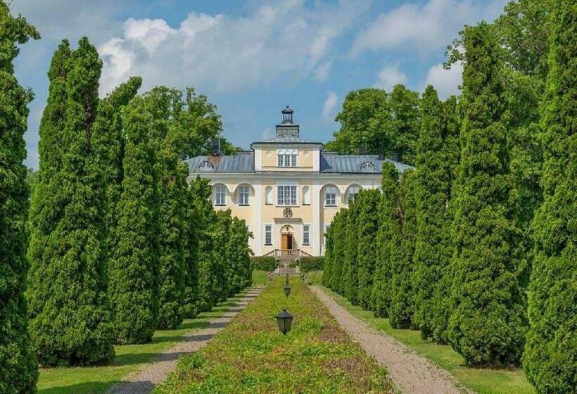 اتاق استاندارد یک نفره, Haga Slott