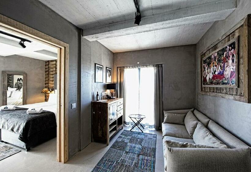 سوییت, Surfers Lodge Peniche