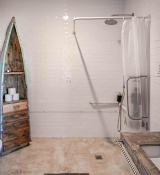 اتاق استاندارد برای معلولان, Surfers Lodge Peniche