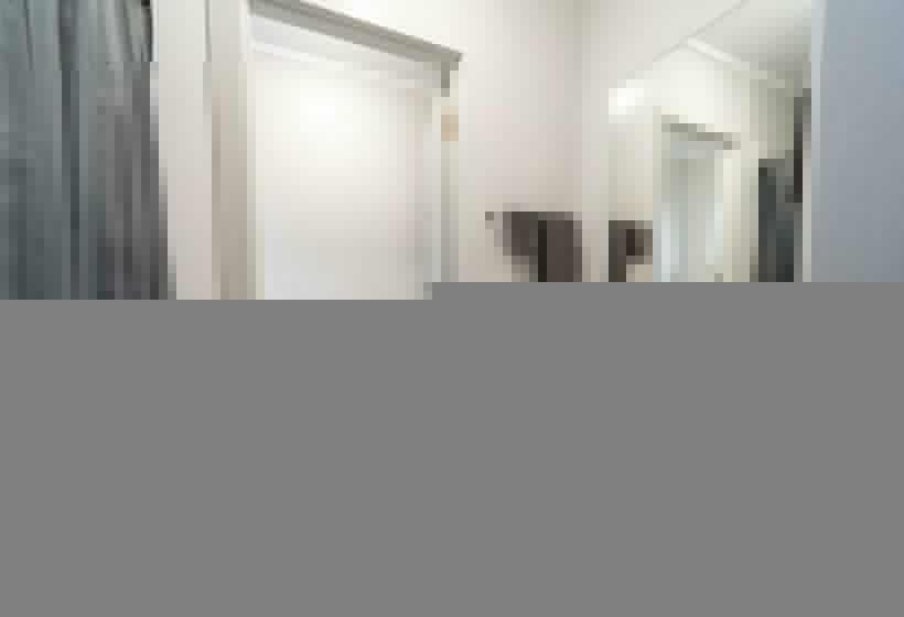 استودیو ساده, Kensington Motel