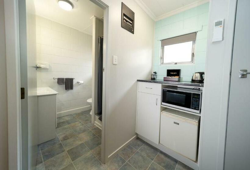 استودیو ساده, Kensington Motel