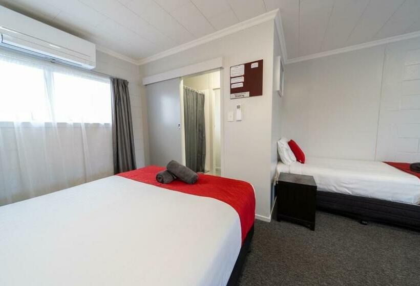استودیوی استاندارد, Kensington Motel