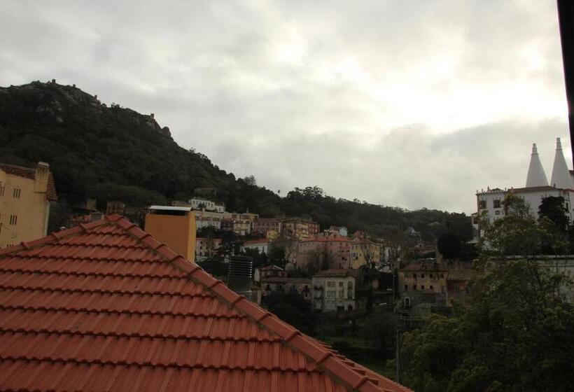 اتاق چهار تخته با دستشویی مشترک, Moon Hill By Joivy