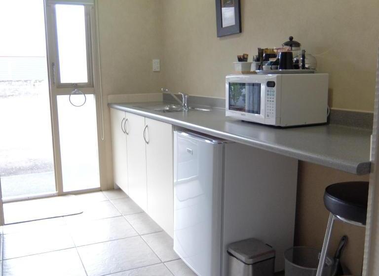 استودیوی استاندارد, 299 On Devon West