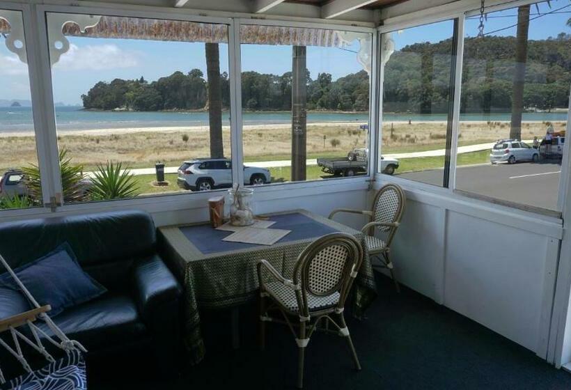 سوییت با چشم‌انداز دریا, Nana Glads Beachfront Accommodation