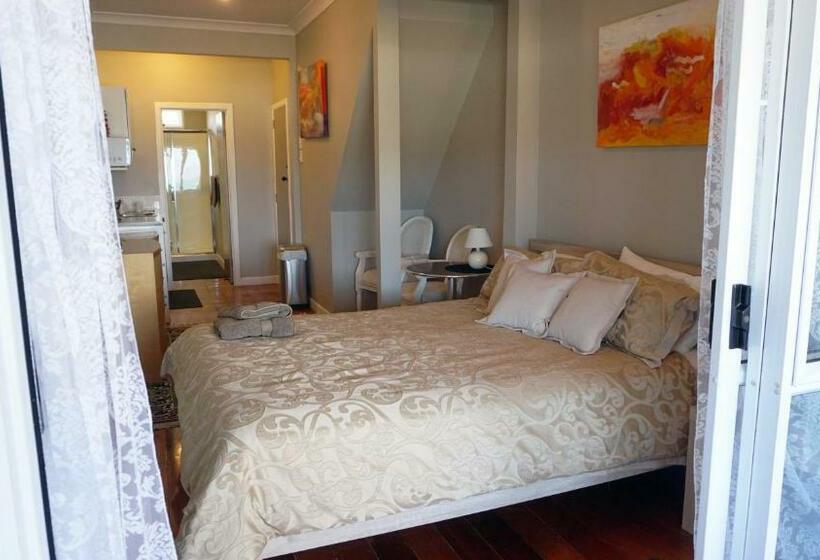 سوییت با چشم‌انداز دریا, Nana Glads Beachfront Accommodation