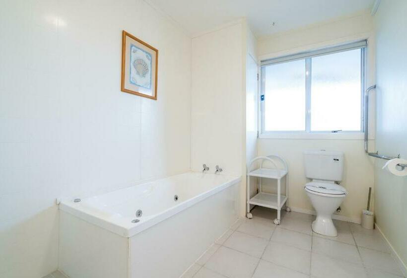 , Waterfront Apartments Whitianga