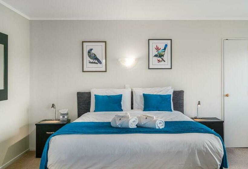 , Waterfront Apartments Whitianga