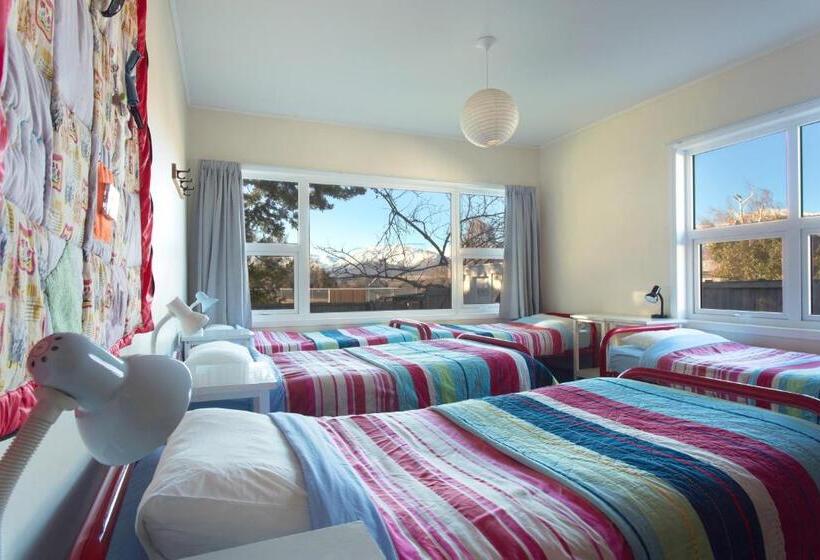 اتاق خانوادگی با سرویس بهداشتی مشترک, Tailor Made Tekapo Accommodation   Hostel