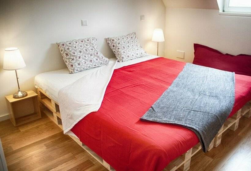 اتاق استاندارد, The Nook Hostel