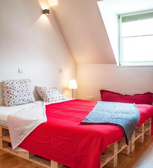 اتاق استاندارد, The Nook Hostel