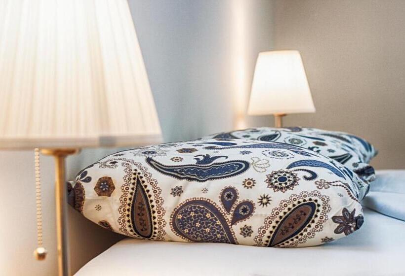 اتاق راحتی, The Nook Hostel