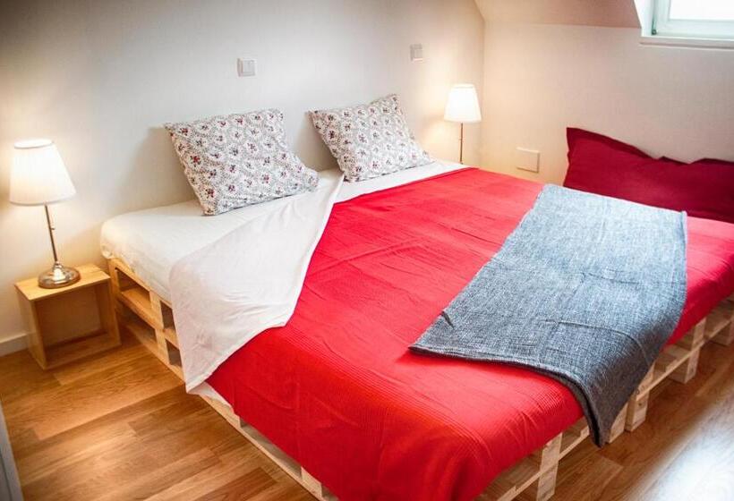 اتاق راحتی, The Nook Hostel