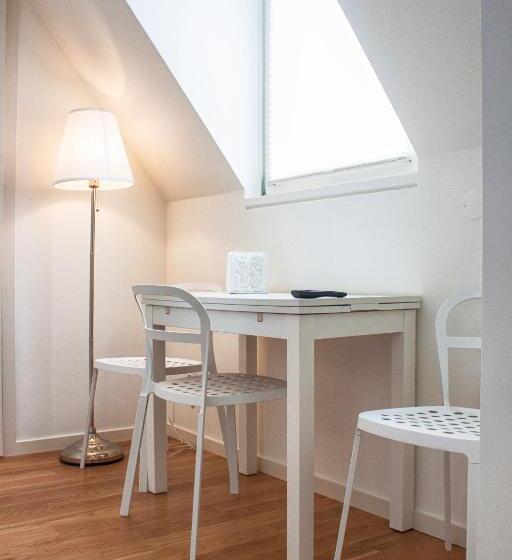 اتاق راحتی, The Nook Hostel