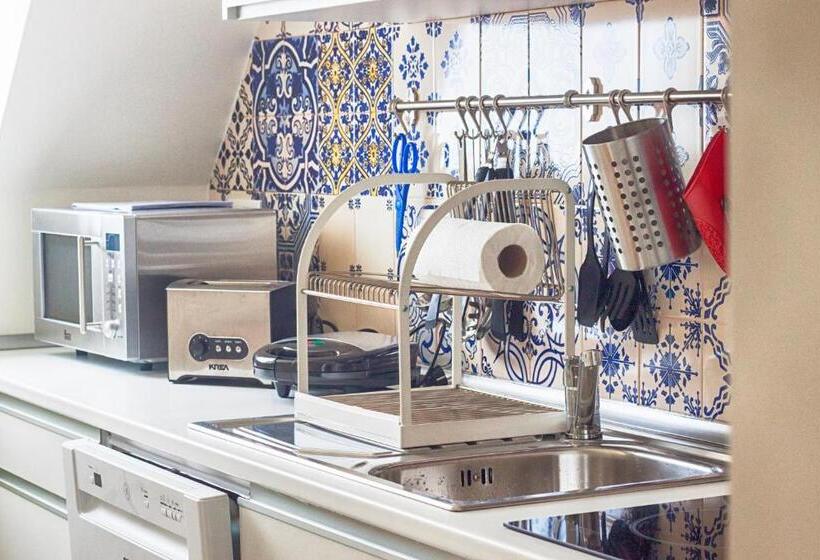 اتاق راحتی, The Nook Hostel