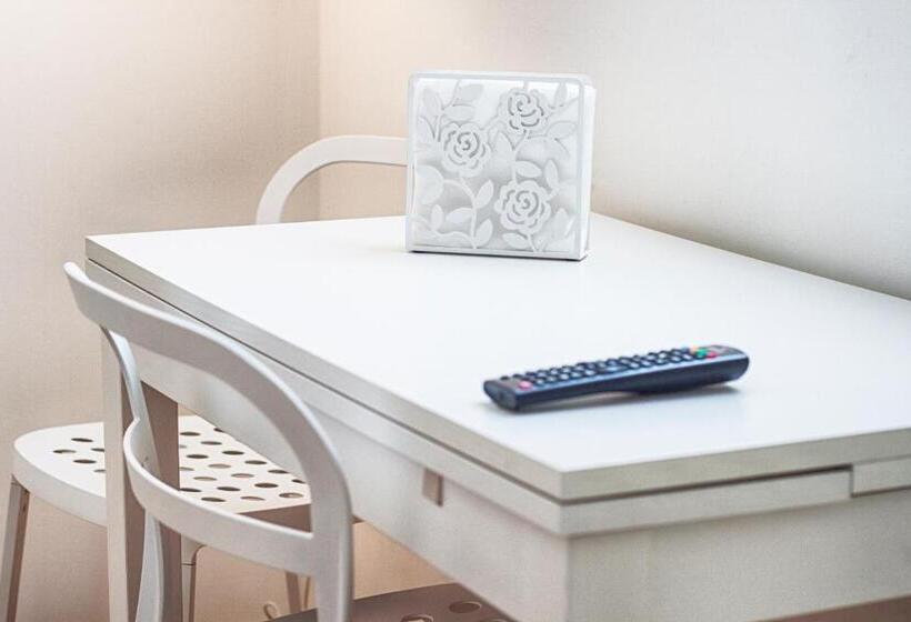 اتاق راحتی, The Nook Hostel