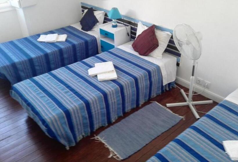 اتاق استاندارد با سرویس بهداشتی مشترک, White Sun Hostel
