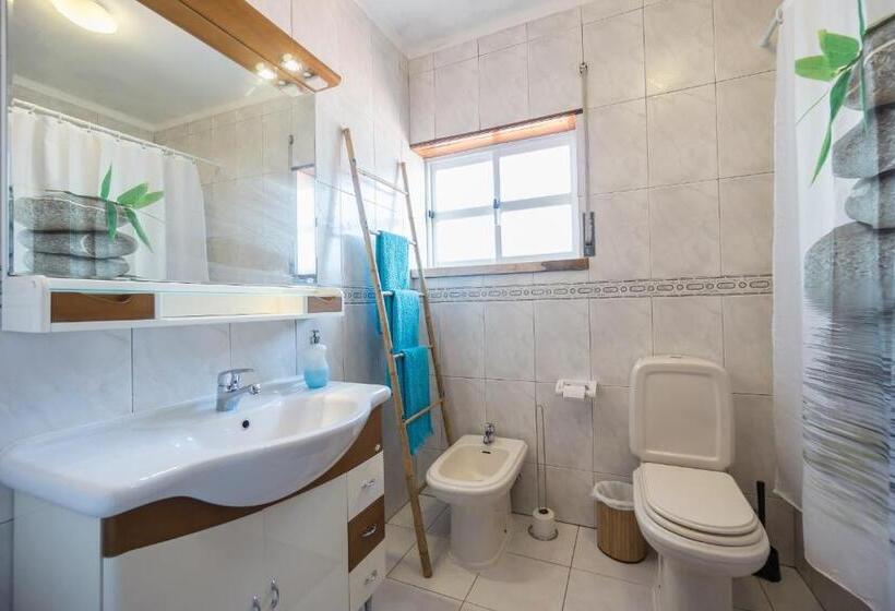 اتاق استاندارد, H2o Guesthouse