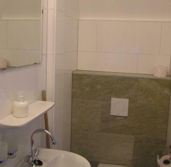 اتاق خانوادگی, B&b Atelier Maarbeek