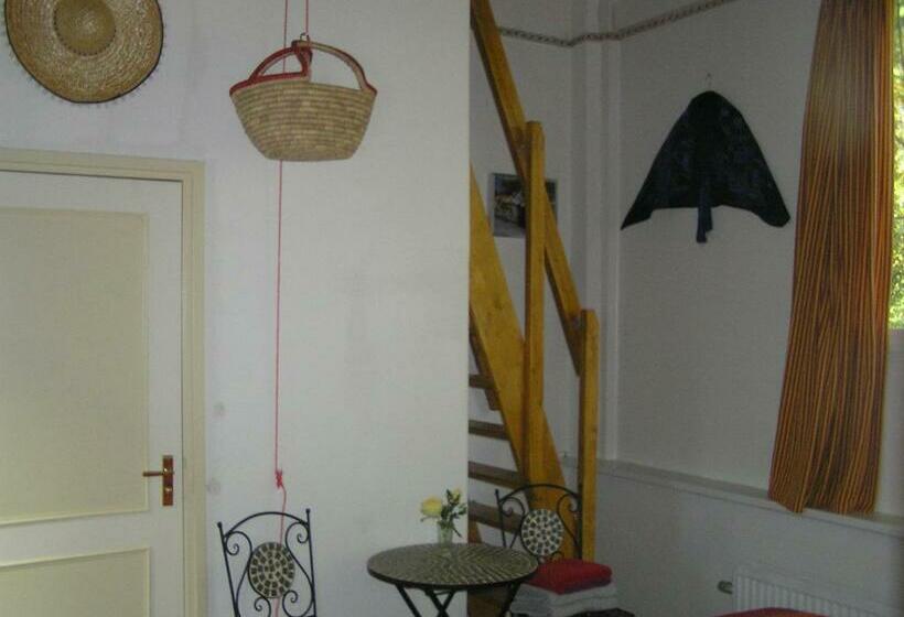 اتاق خانوادگی, B&b Atelier Maarbeek