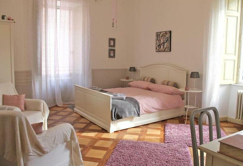 اتاق استاندارد با سرویس بهداشتی مشترک, Bed & Blessing / Casa Borgo