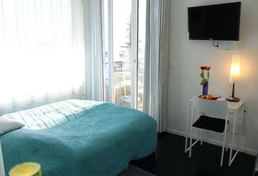 اتاق استاندارد با چشم‌انداز دریاچه, Bnb Belalp