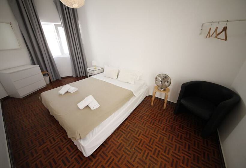 اتاق استاندارد با سرویس بهداشتی مشترک, The Story Guest House   Adults Only