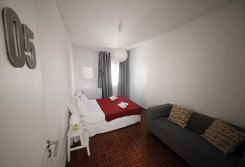 اتاق استاندارد با سرویس بهداشتی مشترک, The Story Guest House   Adults Only