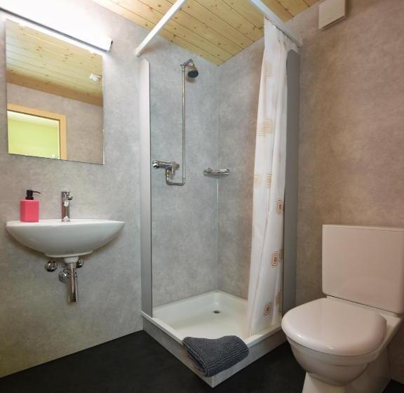 Четырехместный Номер Стандарт, Schutzenbach Backpackers For Adults 18 35
