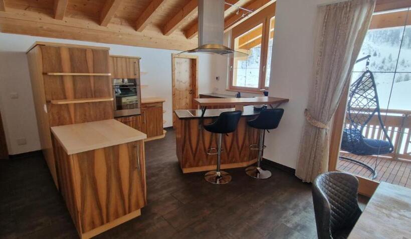 阁楼套房, Chasa Castello Relax & Spa
