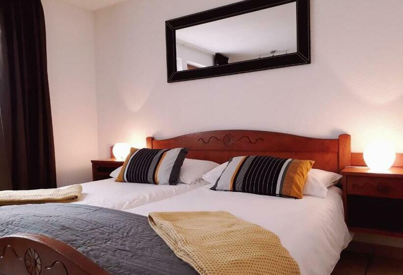 اتاق استاندارد سه نفره, Hôtel De Fully