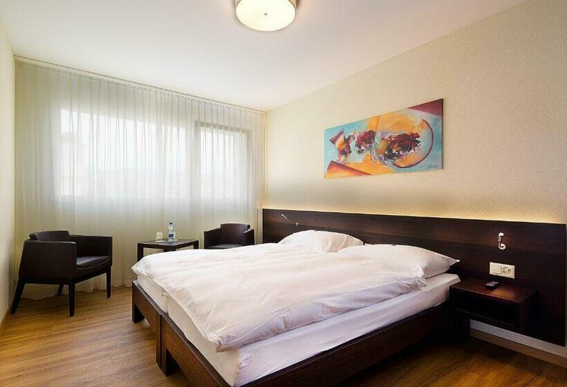 اتاق استاندارد, Glanis