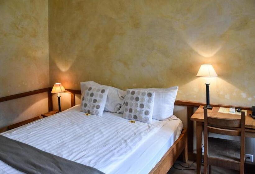 اتاق استاندارد, Hôtel Restaurant Le Saint Christophe