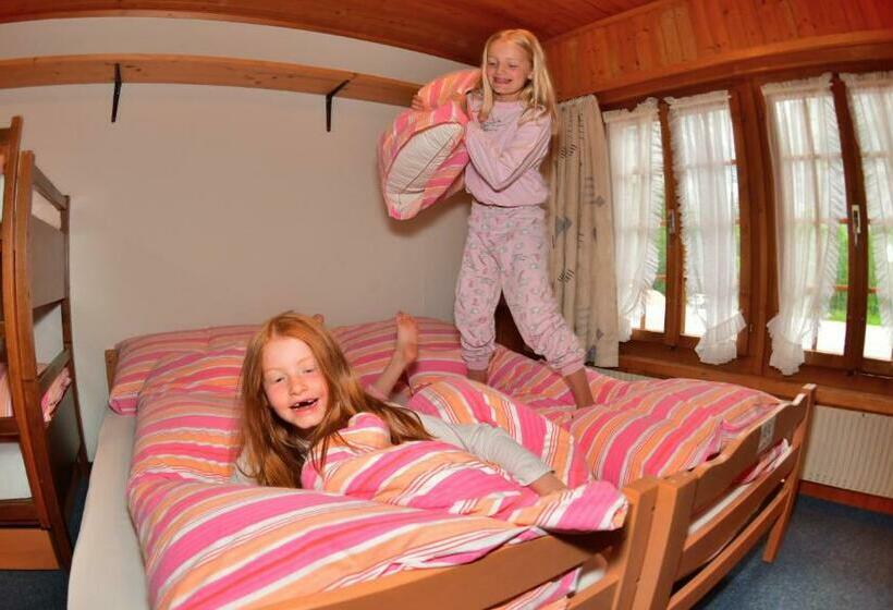 Bed in Shared Room, Wetterhorn