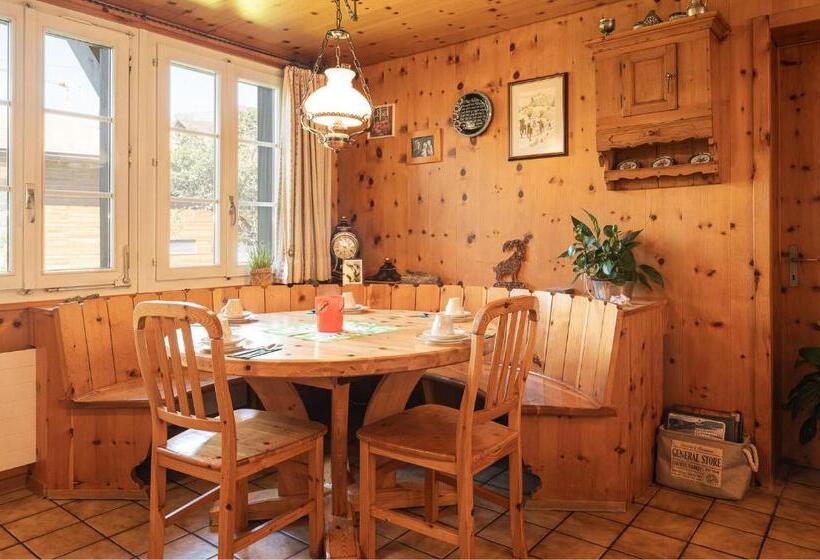 스탠다드 트리플 발코니 룸, Lehmann's Herberge Hostel