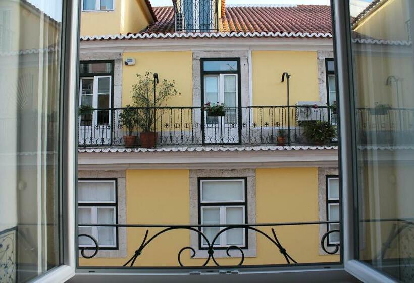 اتاق استاندارد با سرویس بهداشتی مشترک, Lost Inn Lisbon Hostel