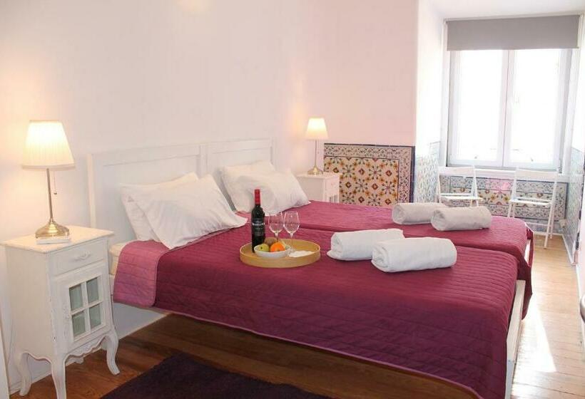 اتاق استاندارد با سرویس بهداشتی مشترک, Lost Inn Lisbon Hostel