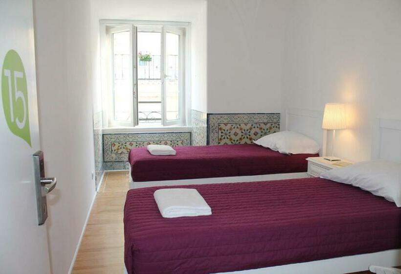 اتاق استاندارد با سرویس بهداشتی مشترک, Lost Inn Lisbon Hostel