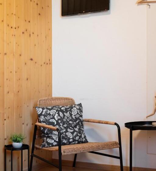 اتاق عادی, Motel Restaurant 13 Etoiles