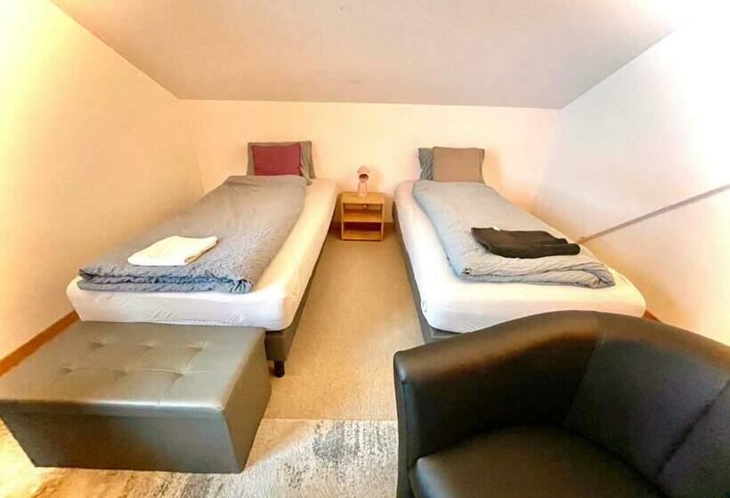 四人标准间, Viva Hostel