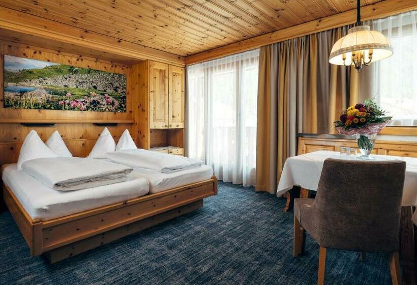 اتاق سوپریور با بالکن, Wellnesshotel Engadin